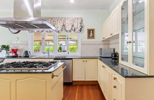 Heritage Park Casa | Casa Foresta - Old time charm 4BR Family House
