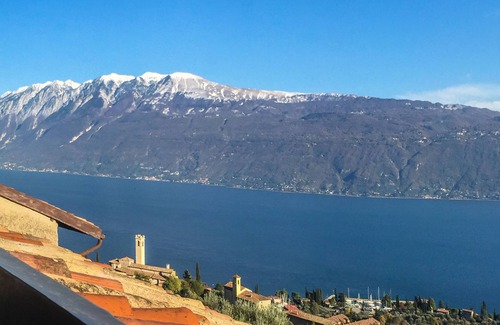 Fornico Apartamento | Casa Fornico 8, y su terraza con impresionantes vistas del lago de Garda
