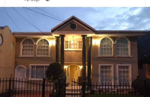 Banos de Agua Santa Casa | Hospedaje Casa Frida a 4 minutos de la ciudad, ideal para familias o grupos