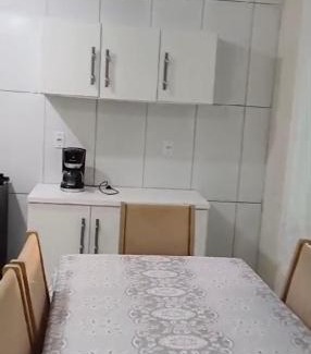 Praia Grande Casa | Casa Fundos na Enseada - 2 Quartos