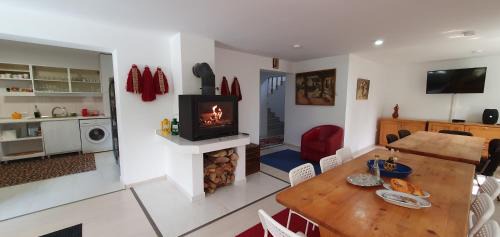 Colibita Casa | Casa Gabriela - langa lac