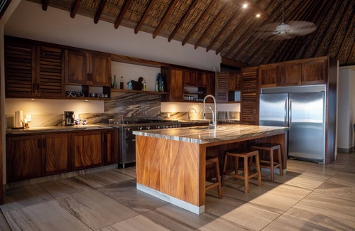 Libertad Casa | Casa Gaby - A luxurious, beachfront villa