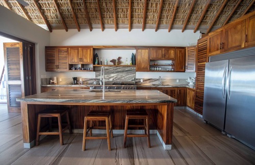 Libertad Casa | Casa Gaby - A luxurious, beachfront villa
