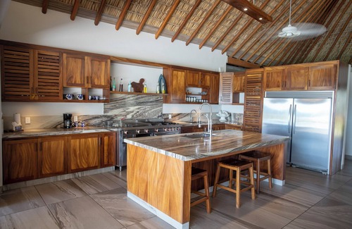 Libertad Casa | Casa Gaby - A luxurious, beachfront villa