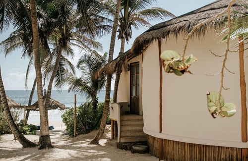 Zona Hotelera Casa | Casa Gaia Tulum - Private Vacation Home on Tulum beach with turquoise sea at your doorstep!