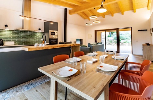 Camos Casa | Casa Gessamí – Alojamiento en el Pla de l'Estany