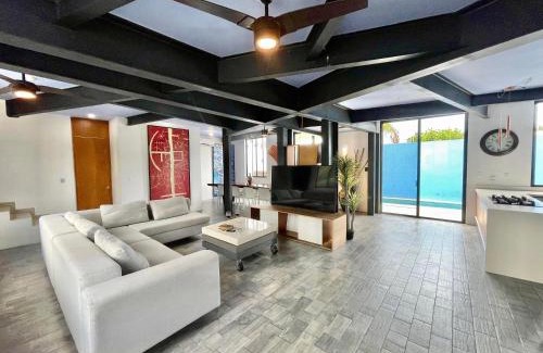 Puerto Juarez Casa | Casa Gigante de lujo, con piscina privada, 4 amplias habitaciones con baño privado