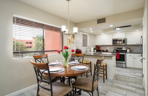 Paradise Valley Village Condominio | CASA GIGI-Anasazi Village-Third Floor quiet cozy condo