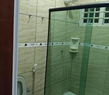 Barra do Garcas Casa | Casa grande, ar em todos os quartos, cabe 3 carros