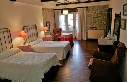 Puebla de Trives Cama Y Desayuno | Casa Grande de Trives