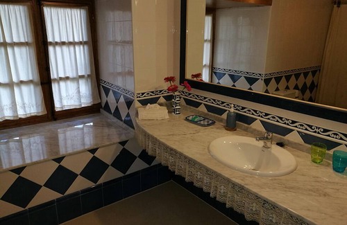 Puebla de Trives Cama Y Desayuno | Casa Grande de Trives