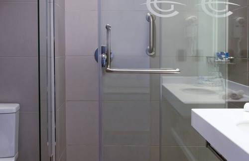 Macrodistrito Sur Hotel | Casa Grande Express