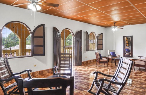Leon Casa | Casa Guadalupe - 4BR/4.5BA Two-Story In Leon