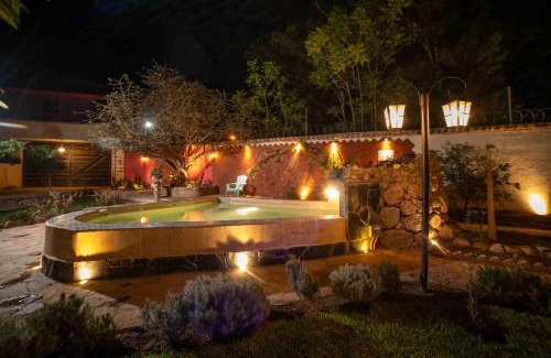 Leon Cabina | Casa Hala LOFT & SPA LUXURY