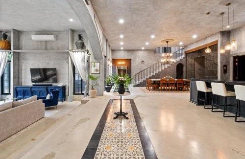 Tulum Villa | Casa Halo - Mansion, Nightclub, Pool, Sonos, Gated, Staff