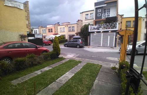Toluca Casa | Casa hermosa completa ideal para ejecutivos (muy cerca de parques industriales)