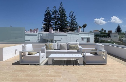 Conil de la Frontera Casa | Casa Hibisco - Casa semi adosada con piscina privada, muy cerca de la playa
