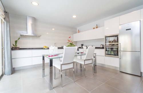 Maria de la Salut Casa | CASA HOLGANZA - Chalet con terraza en Maria de la Salut. WiFi Gratis