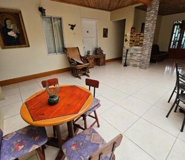 Pacho Casa | Casa Hotel Bonita