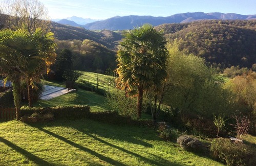 Montaut Casa | Casa Hourquet: nature, pool and the Pyrenees