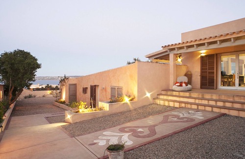 Formentera Villa | Villa en Cala en Baster con vistas al mar y piscina rodeada de pinares