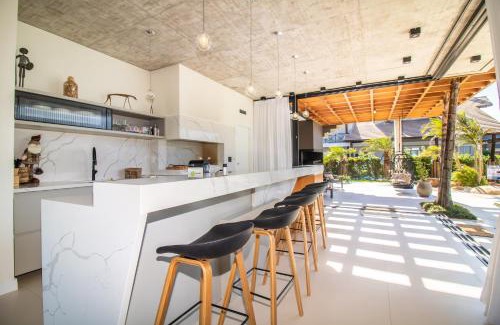 Osorio Casa | Casa incrível c/spa e praia artificial particular!