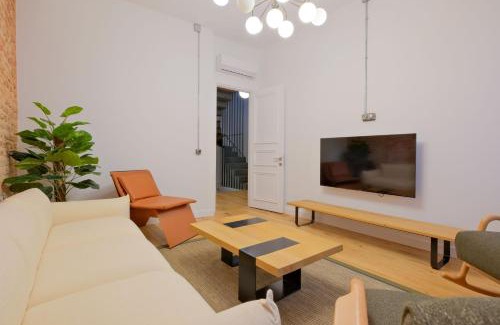 Taksim Apartamento | Casa Isabel - Amazing 5Br House in Prime Location