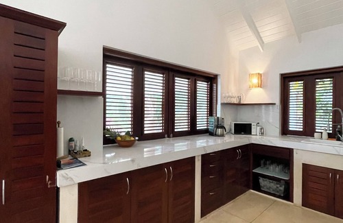 Puerto Bahia Villa | CASA ISLA, 3 Bed Lux Villa w/ Private Pool -2 minute walk to stunning beach!