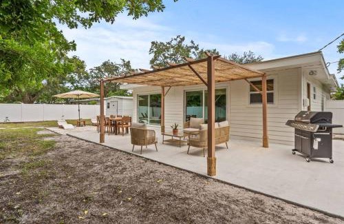 Palma Sola Casa | Casa Isla Retreat - near Anna Maria Island