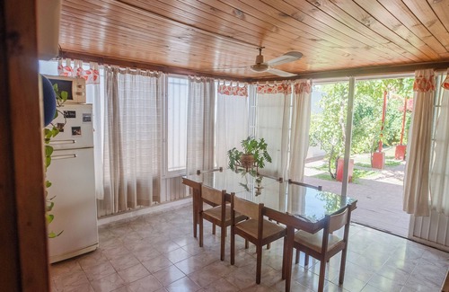 Godoy Cruz Casa | Casa Jade: Luminoso y cálido hogar con pileta