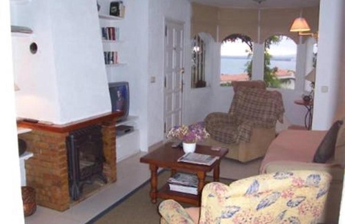 Roses Town Center Villa | Casa Jazmin