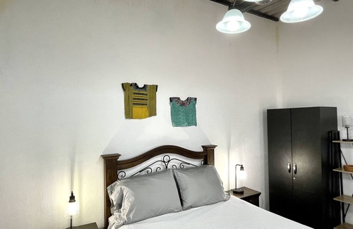Antigua Guatemala Casa | Casa Jebel Antigua - Walk to Center of Town - Parking!