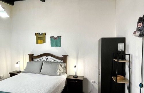 Antigua Guatemala Casa | Casa Jebel Antigua - Walk to Center of Town - Parking!
