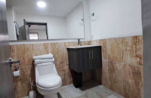 Florida Nueva Casa | Casa Jerusalén en Laureles, la mejor zona turística, gastronómica de Medellín