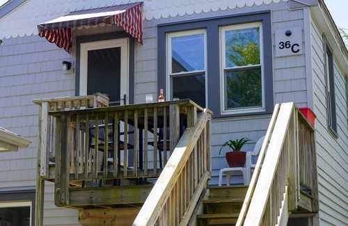 Rehoboth Beach Apartamento | Private Downtown Rehoboth Apartamento a sólo 1 cuadra de la playa y Rehoboth Ave!