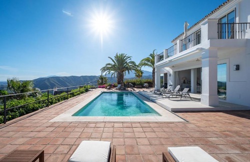 Istan Villa | Casa Kibo - MARBELLA HILLS
