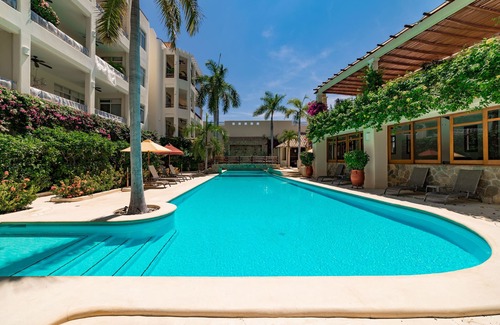 P Chahue Condominio | Casa Kiskadee - HUATULCO HAVEN - 3 BEDROOM STEPS FROM PLAYA CHAHUE AND CHEDRAUI