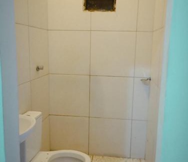 Plano Diretor Sul Casa | Casa kitnet Próx da Rodoviária c/suite e ar condicionado entrada individual . Geladeira e cozinha básica. Garagem pra carro.