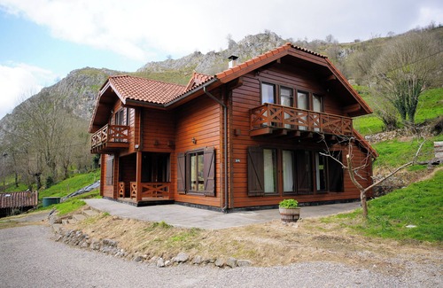 Laviana Cabaña | Casa la Fomermeya - Ideal for family reunions and large groups.
