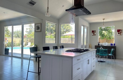 Mount Wilson Casa | Verde Hogar de dos pisos en Downey