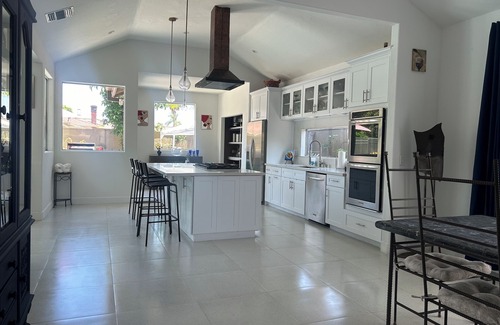 Mount Wilson Casa | Verde Hogar de dos pisos en Downey
