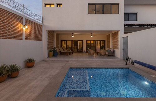 La Paz Casa | Casa La Paz with pool, patio and bbq grill