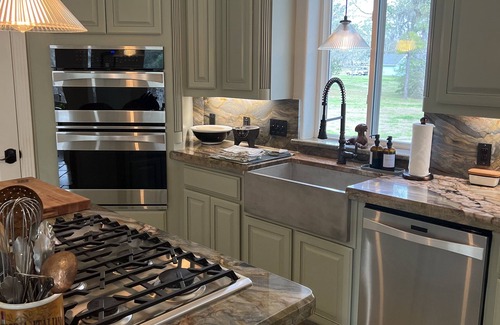 Wild Peach Village Casa | Casa Laney!