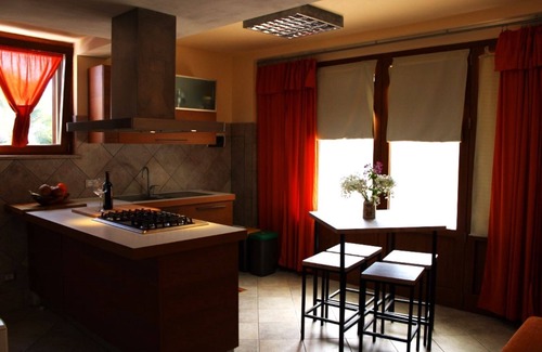 Montagnano Otro | CASA LARA es un acogedor apartamento con entrada independiente, parte de una hermosa villa inmit