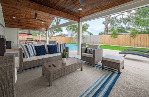 Barker Casa | Casa Larissa , Grill & Chill Retreat- Heated Pool 3 bedroom Home in Katy TX