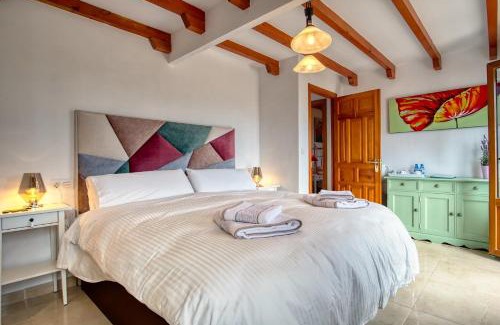Iznate Cama Y Desayuno | Casa las Torres B&B