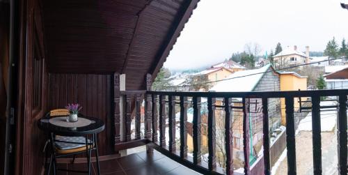 Busteni Casa | Casa Lazar