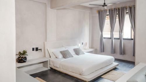 Santa Maria Apartamento | Casa Leah Puerto Escondido - Premium Seaside Getaway in Zicatela Luxury Boutique Stay - with 2 Outdoor Pools - Steps To The Beach and La Punta - 2