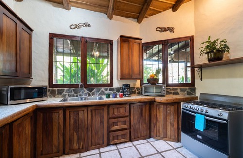 Playa Hermosa Casa | CASA LINDA w/ Private Pool & BBQ Grill. Sleeps 8
