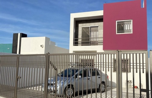 La Paz Chalet De Esquí | Casa llena de vida con estacionamiento